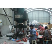 Y重慶市半自動鐵劑錳劑粉末成型液壓機久經市場考驗 速度快